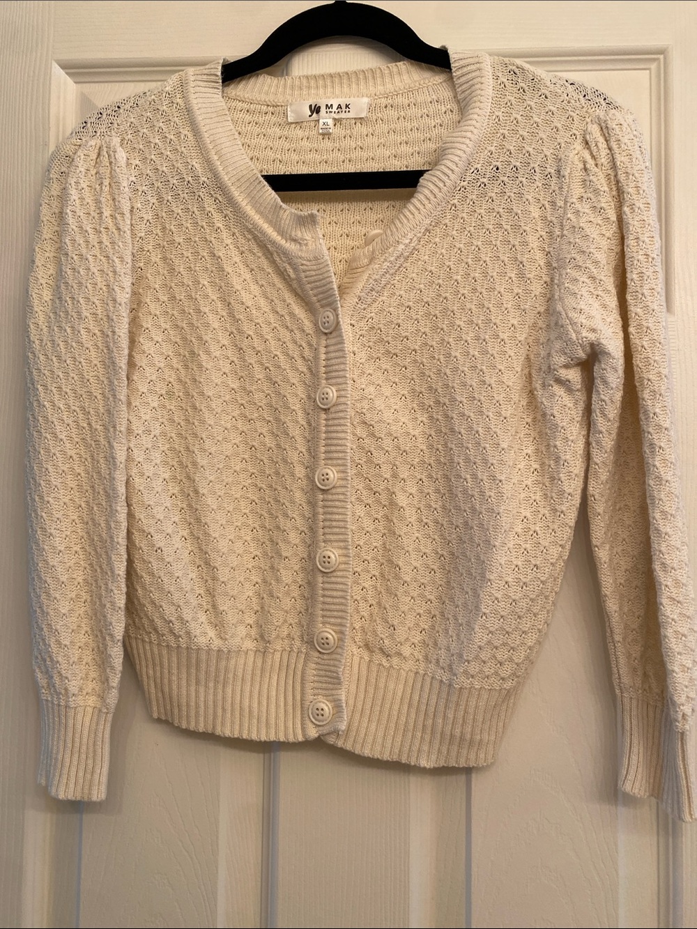 Women's sweater, Ye Mak